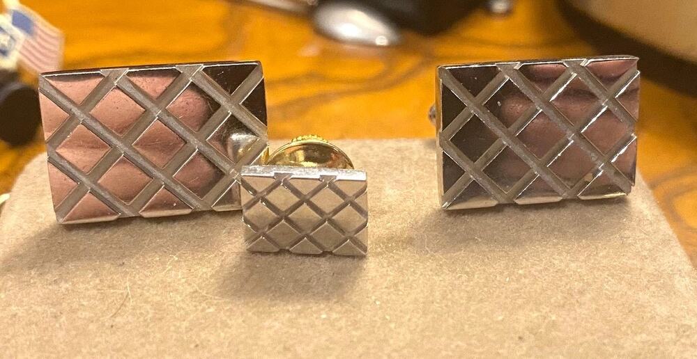 VTG Silver Tone Cufflinks, Intricate Cross Bar Design